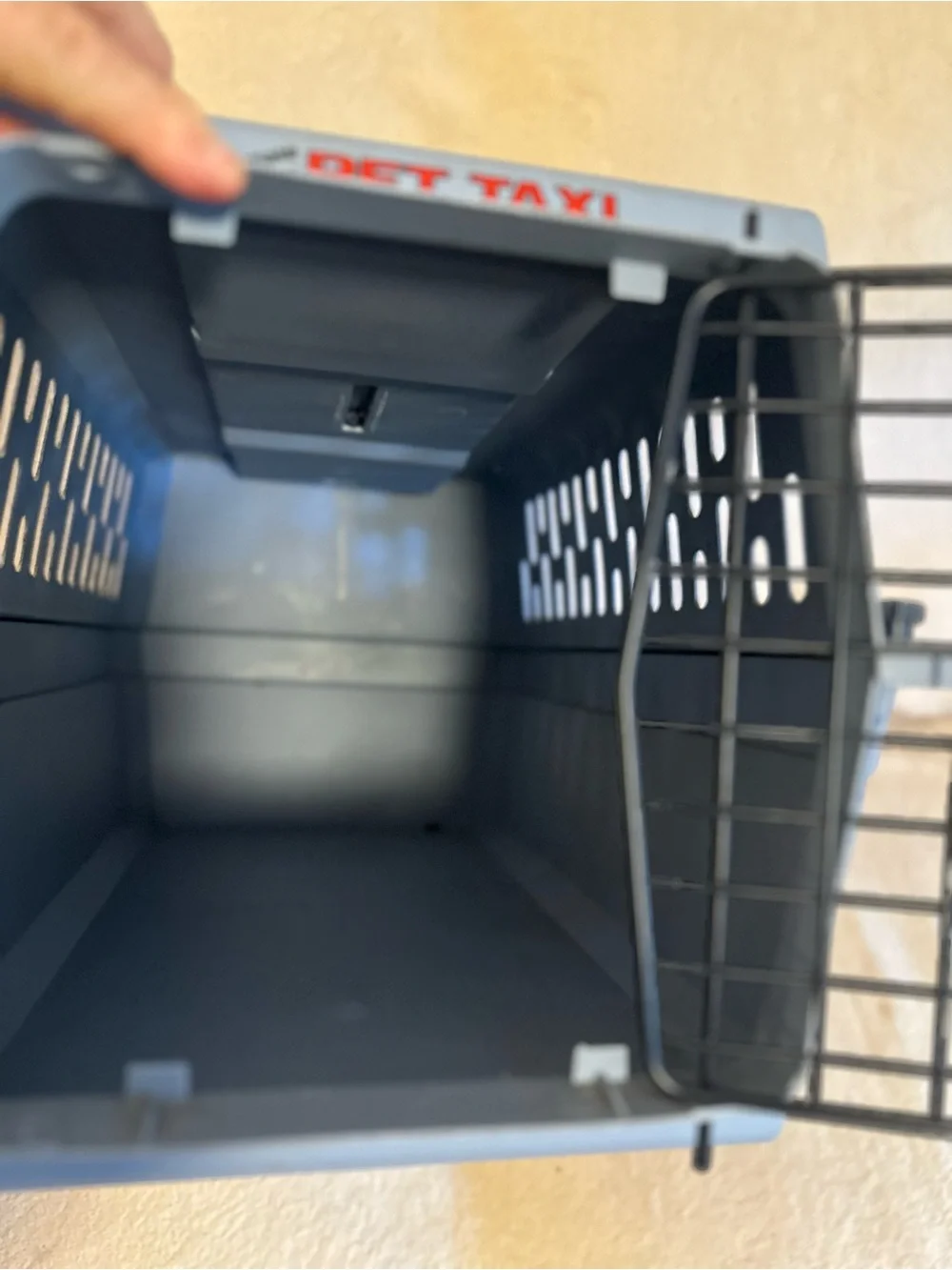 Petmate PET TAXI 22” Travel Carrier Hard Sided Dog Cat Transport Animal Crate